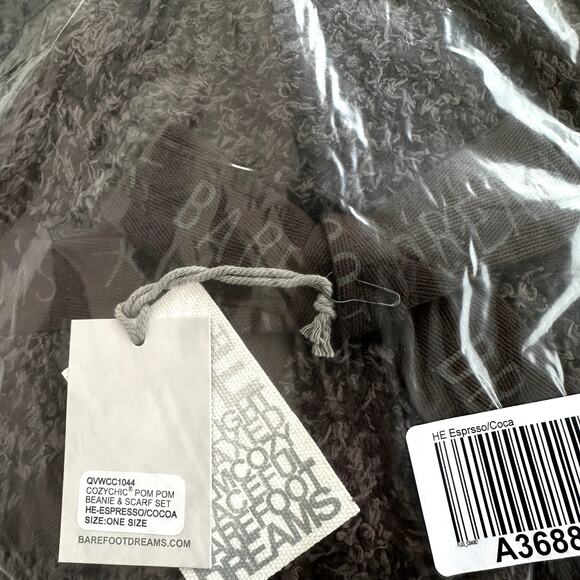 NWT Barefoot Dreams CozyChic Pom Pom Beanie & Scarf Set Espresso Cocoa OS Gift - Picture 2 of 3